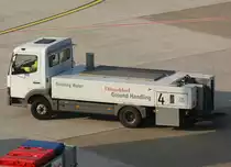Wasserwagen (Versorgung)  4 , DUS-Ground Handling, EDDL-DUS, D�sseldorf, 03.04.2011, Germany 

