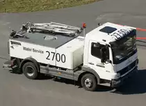 Wasserwagen (Versorgung)  2700 , Aviapartner, EDDL-DUS, D�sseldorf, 20.03.2011, Germany 

