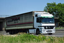 MB Actros 1844  Spedition Pira  auf der A61 bei Miel - 26.06.2011