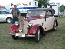 Cabriolet DKW AutoUnion .... aus dem Landkreis herzogtum Lauenburg 
beim Oldtimer-Treffen, anl��lich des M�hlenfestes in Gnoien am 25.06.2011
