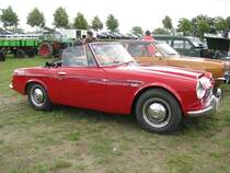 Cabriolet DATSUN 2000 aus dem Landkreis Gstrow beim Oldtimer-Treffen, anllich des Mhlenfestes in Gnoien am 25.06.2011
