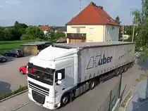 DAF XF105.460 der Sped. Huber auf der Suche nach einem geeigneten Abstellplatz;110706