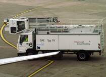 Sonderfahrzeug  5  ~ Enteisung/Deicing, DUS-Ground Handling, EDDL-DUS, Dsseldorf, 20.12.2007, Germany 
