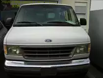 Ford E350 Wagon der vierten Serie. 1992 - heute. Die Geschichte der E-Series von Ford begann 1961 mit dem Econoline. Seit 1992 wird die E-Series mit geringen Facelifts in der jetztigen Form produziert. Der abgelichtete Wagon stammt aus dem Jahr 1994. M�lheim an der Ruhr am 11.07.2011.