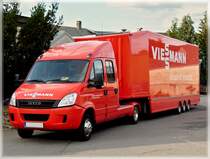 Iveco Sattelzug fr die Heizungshersteller Viessmann unterwegs, aufgenommen am 08.07.2011. Eine Fahrzeug zusammenstellung die bei uns in Luxemburg bisher noch sehr selten zu sehen ist.