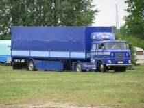 Sattelauflieger W 50 LA aus dem Landkreis Havelland beim 13. Perleberger Oldtimer- und Militrfahrzeugtreffen, Flugplatz Perleberg 10.07.2011
