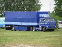 Sattelauflieger W 50 LA aus dem Landkreis Havelland beim 13. Perleberger Oldtimer- und Milit�rfahrzeugtreffen, Flugplatz Perleberg 10.07.2011
