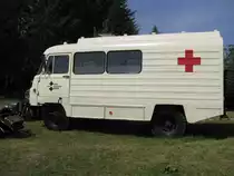 Mehrzweckwagen ROBUR  ... des DRK aus dem Landkreis Prignitz beim 13. Perleberger Oldtimer- und Milit�rfahrzeugtreffen, Flugplatz Perleberg 10.07.2011

