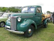 Lieferwagen Chevrolet .... aus dem Landkreis Nordvorpommern beim Oldtimer-Treffen, anllich des Mhlenfestes in Gnoien am 25.06.2011
