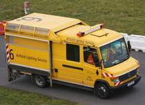 Sonderfahrzeug  6  ~ Airfield Lightning-Service (D-US 501), EDDL-DUS, Dsseldorf, 24.10.2009, Germany 

