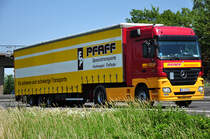 MB Actros 1944  Pfaff Spezialtransporte  auf der A61 bei Miel - 28.06.2011