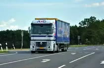 Renault Magnum 440-19T aus den NL  A+G , auf einer Landstra�e zwischen A61 und Euskirchen - 17.06.2011