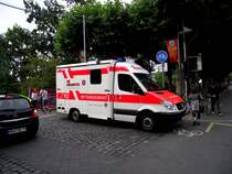 Ein Mercedes Benz Sprinter RTW der Johanniter in Frankfurt am Main am 09.07.11