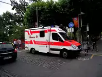 Ein Mercedes Benz Sprinter RTW der Johanniter in Frankfurt am Main am 09.07.11