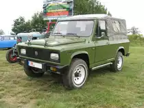 Gel�ndewagen aro 240 D aus dem Landkreis Prignitz beim 13. Perleberger Oldtimer- und Milit�rfahrzeugtreffen, Flugplatz Perleberg 10.07.2011
