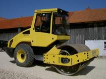 Bomag Walzenzug, Gewicht 7,5 To, 56 KW Deutz Motor, Arbeitsbreite 
1686 mm (11.07.2011)