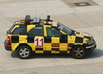 Vorfeldaufsicht  11 , EDDL-DUS, Dsseldorf, 29.04.2011, Germany 

