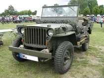 franz�sischer Jeep ... aus dem Landkreis Demmin beim Oldtimer-Treffen, anl��lich des M�hlenfestes in Gnoien am 25.06.2011
