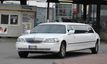 Eine Strectchlimousine am ZOB in Hannover am 12.07.2011.
