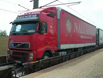 VOLVO FH440 von NALCACILAR l�sst sich auf einer  ROLA  durch �sterreich ziehen;110713
