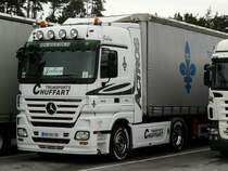 MB Actros MP2 1848  Transports Chuffart  aus Frankreich auf der Rastanlage Kammersteiner Land an der A6, 02.06.2011 