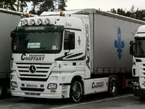 MB Actros MP2 1848  Transports Chuffart  aus Frankreich auf der Rastanlage Kammersteiner Land an der A6, 02.06.2011 