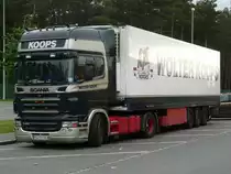 Scania R420 von  Wolter Koops  zugelassen in Polen auf der Rastanlage Kammersteiner Land an der A6, 02.06.2011