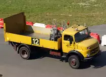 Sonderfahrzeug  12  LKW m. Pritsche u. Hebeb�hne, EDDL-DUS, D�sseldorf, 09.09.2009, Germany 


