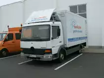 Mercedes-Kasten-LKW,am 08.Juni 2011,vor einem Supermarkt in Bergen/R�gen.