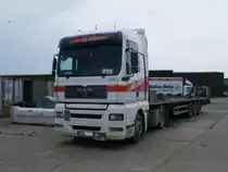 Dieser MAN stand,am 08.Juni 2011,vor einer Reifenstation in Bergen/R�gen.