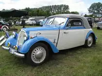 Cabriolett IFA F 8 aus dem Landkreis G�strow beim Oldtimer-Treffen, anl��lich des M�hlenfestes in Gnoien am 25.06.2011
