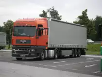 MAN TGA 18.430 XXL Planensattelzug am Autobahnrastplatz Loipersdorf.16.7.2011
