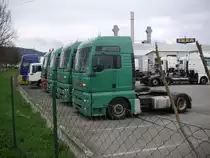 Drei ausgemusterte MAN TGA 18.430 von Gartner KG, daneben noch ein TGA 18.430 von Petschl bei der MAN Werkstatt in Graz.11.4.2010