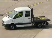 Sonderfahrzeug  22  ~ Kleinlaster, DUS-Ground Handling, EDDL-DUS, D�sseldorf, 29.04.2011, Germany 

