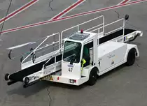 Gep�ckf�rderer  47 , DUS-Ground Handling, EDDL-DUS, D�sseldorf, 03.08.2007, Germany 

