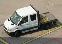 Sonderfahrzeug  36  ~ Kleinlaster, DUS-Ground Handling, EDDL-DUS, D�sseldorf, 29.04.2011, Germany 

