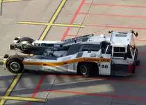 Flugzeugschlepper  58  = Goldhofer AST-2, Lufthansa-LEOS, EDDL-DUS, D�sseldorf, 21.11.2010, Germany 

