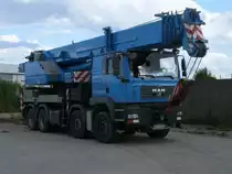 MAN-Autokran,am 19.Juli 2011,im Industriegel�nde von Bergen/R�gen.