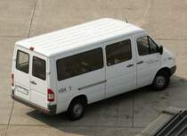 Sonderfahrzeug  HBA 5/425386  ~ Kleinbus, DUS-Ground Handling, EDDL-DUS, Dsseldorf, 29.04.2011, Germany 

