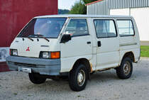 Alter Mitsubishi 4WD Lieferwagen am Flugplatz Leutkirch - 15.07.2011
