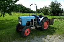 Eicher Puma, Schmalspurschlepper aus den 1960er Jahren mit 30PS, Juli 2011