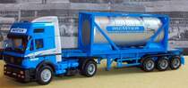 MERCEDES BENZ  SK´94 Curt Richter mit 20 ft. Tankcontainer Sondermodell von Herpa fr RICHTER Aufl.2000St.

