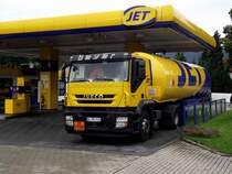 Ein IVECO Stralis Tanksattelzug in Kleingend am 26.07.11