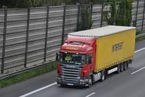 Scania Sattelzug auf der A2 bei Lehrte am 21.07.2011.