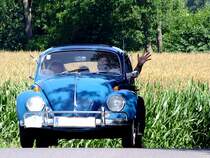 VW-Kfer 11Luxus;Baujahr 1965 knattert durch die Gegend des Hausruckviertels;110717