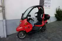BMW C1, �berdachter Motoroller, gebaut von 2000-03, montiert bei Bertone in Turin, mit �sterreichischem Rotax-Motoren, Aug.2001