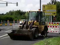 Ein Volvo Radlader in Maintal am 05.08.11