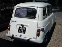 Heckansicht eines Renault R4 der Baujahre 1971 - 1975. Essen am 07.08.2011.
