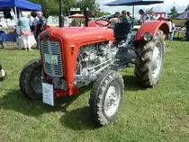 MF 35, Bj. 1958, 32 PS, pr�sentiert bei der Oldtimerausstellung in Hofheim-Diedenbergen, August 2011 