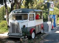 Citroen HY als Tankstellenkasse. Cote Azur - Sdfrankreich, September 2003.